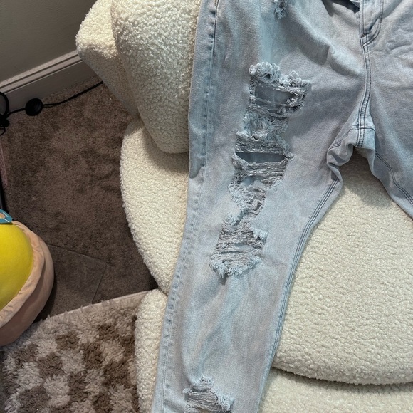 Plus Size 22 American Eagle Light Blue Curve Mom Jeans - Picture 3 of 8